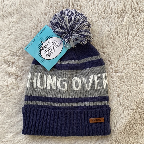 DeLux Hung Over Toque - Picture 1 of 7